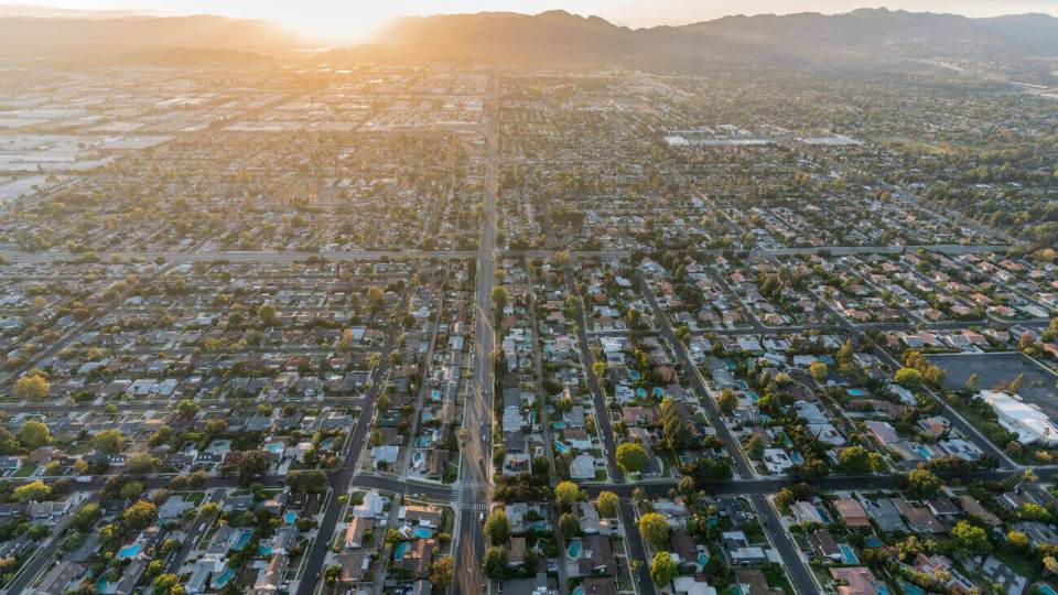 Amazon-Occupied Los Angeles Warehouse Sells for $74 Million