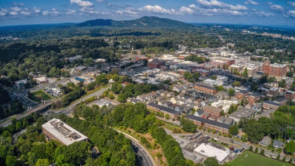 Sterling Buys Strategically Located Retail Property in Atlanta