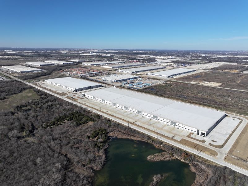 Core45 totals more than 1.6 million square feet across two buildings in Wilmer, Texas
