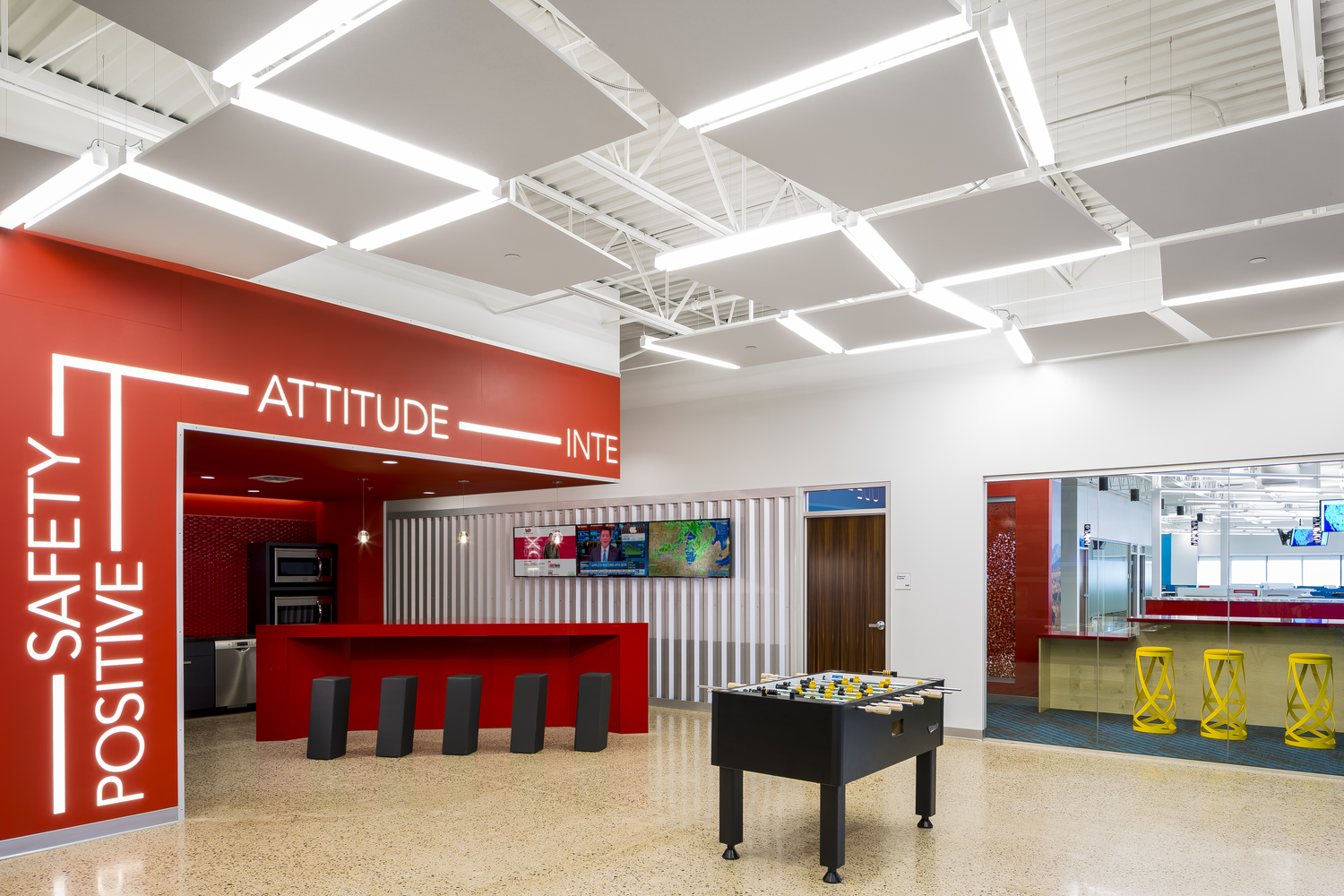 At Bay & Bay Transfer, in Minneapolis, the employee break room is designed to inspire health, wellness and creativity. Photo by Brandon Stengel