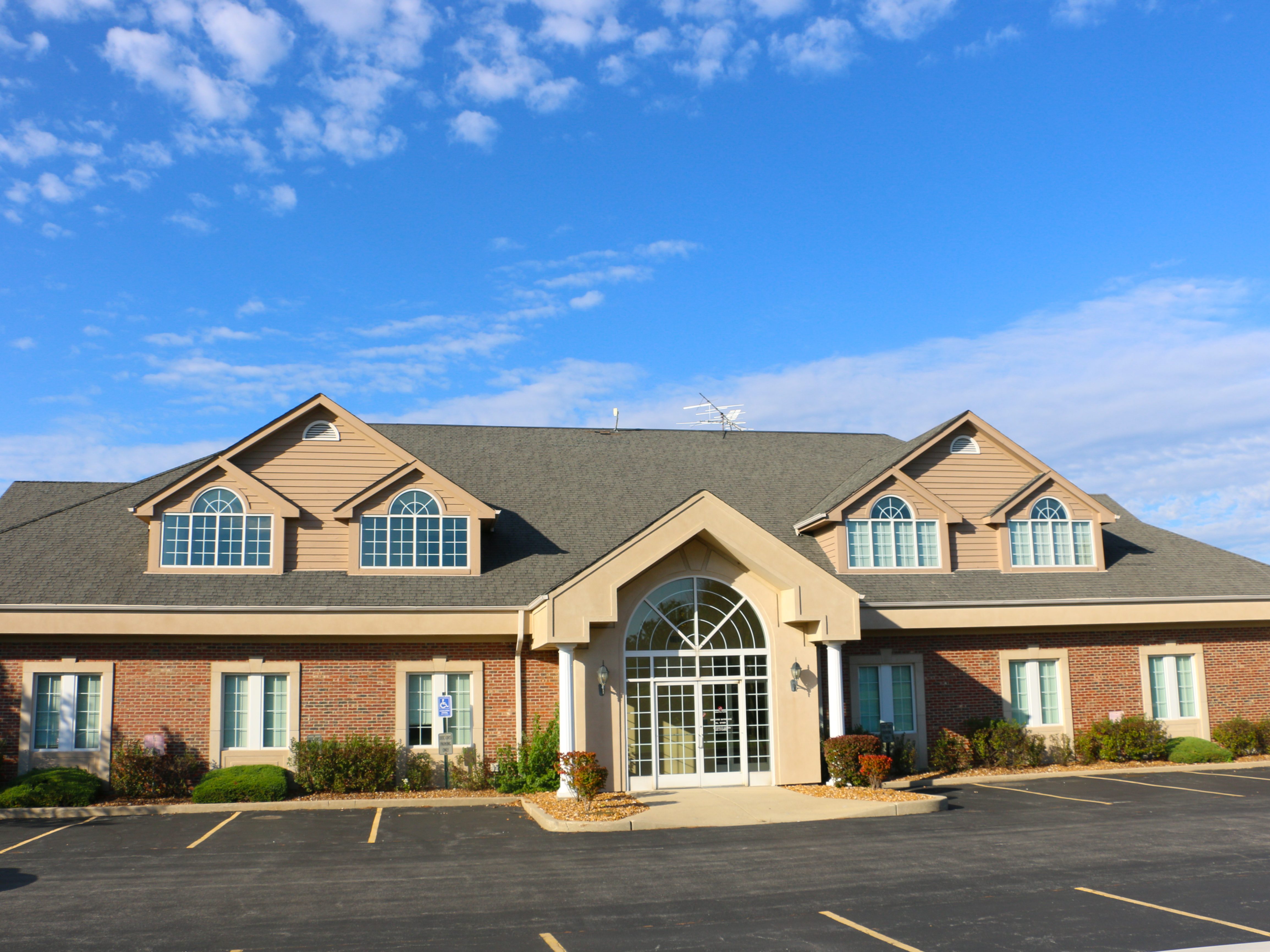 Exterior of medical office building in Frankfort, Ill.