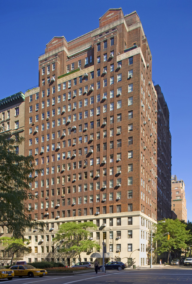 081111 - 737 Park Avenue Building Photo 2010