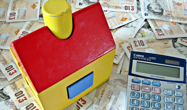 082511 - Economy Watch user Images_of_Money