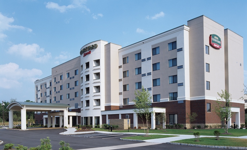 Courtyard_-_Ewing_Exterior
