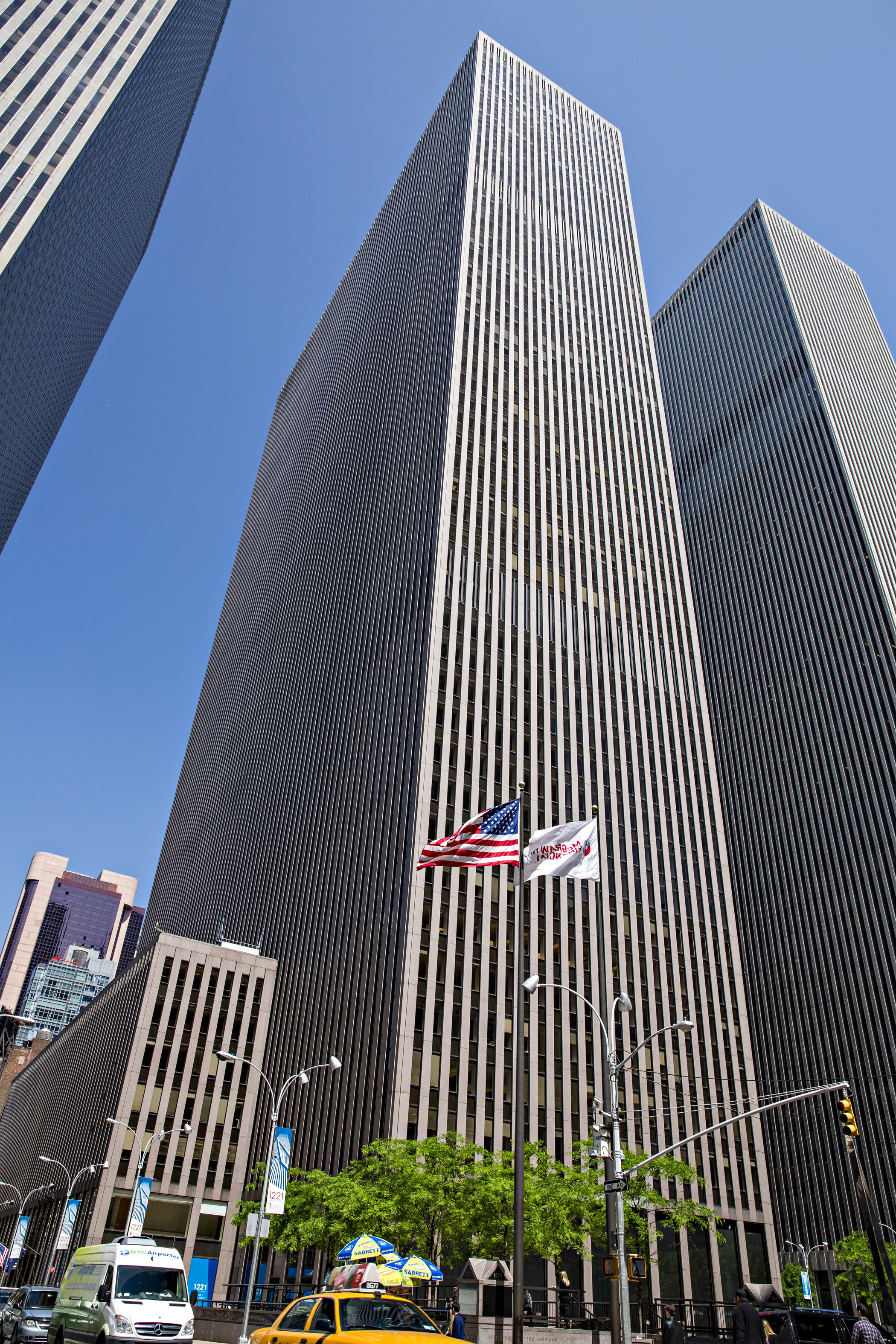 Sales_The Rockefeller Group HQ_1221 Avenue of the Americas