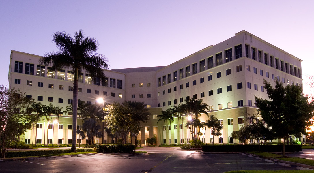Sawgrass Pointe I in South Florida, part of the 62-portfolio sold to Starwood