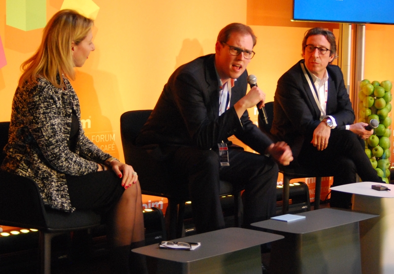 Isabelle de Ponfilly - Managing Director, Vitra Jeffrey Saunders - Chief Consultant, Signal Architects (Moderator) Philippe Chiambaretta - Architect & CEO, PCA