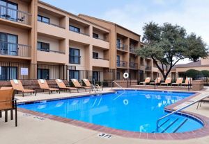 The Courtyard Dallas-LBJ at Josey