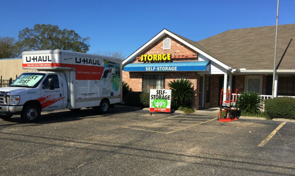 U-Haul Moving & Storage at Greenwell Springs Road in Baton Rouge