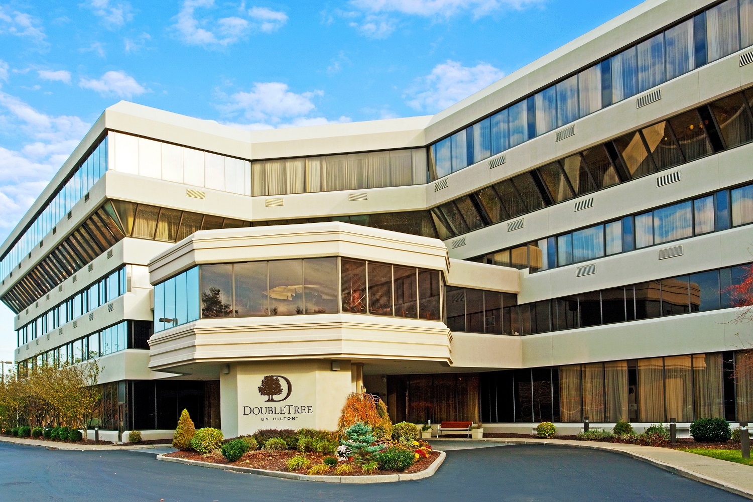 DoubleTree by Hilton Opens 127 Key Boston Rockland Hotel Commercial