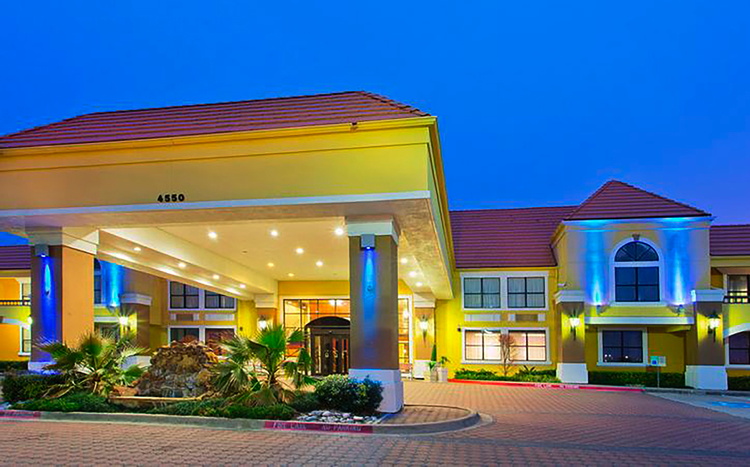 Holiday Inn Express® Irving DFW Airport North