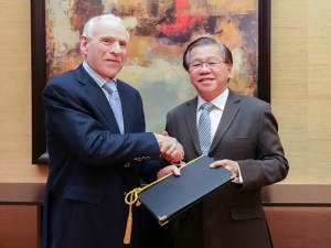 Howard Ruby, chairman emeritus of Oakwood Worldwide and Chua Tiow Chye, group chief investment officer & regional chief executive officer, North Asia & New Markets of Mapletree Investments