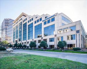5950 Sherry Lane in Dallas