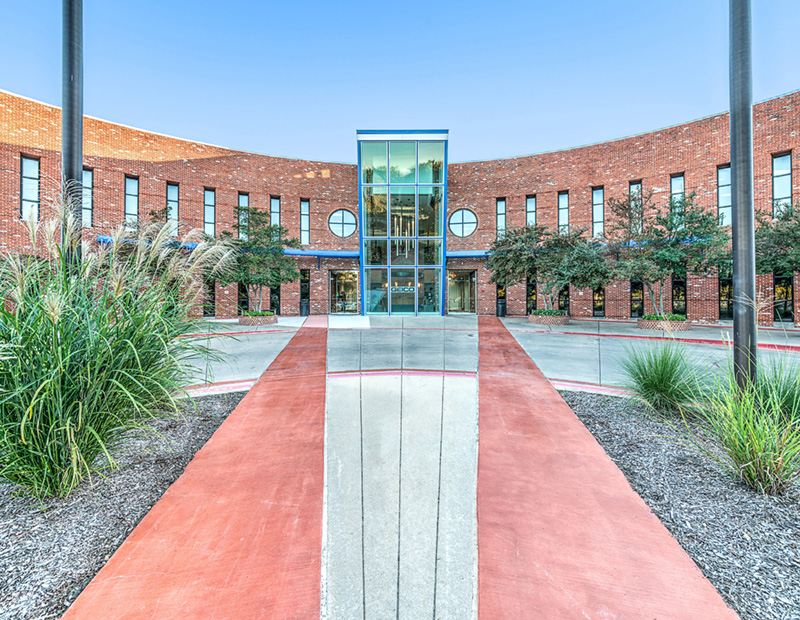 GEICO signed a 12-year lease within seven months of CenterSquare Investment Management’s 2014 acquisition of a vacant, 229,000-square-foot office building in Richardson, Texas, 20 minutes northeast of Dallas. Courtesy of CenterSquare Investment Management