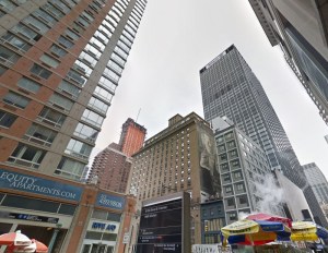 Image of Paramount Plaza.jpg?w=300