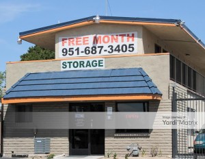 Image of VAn Buren Self Storage.jpg?w=300