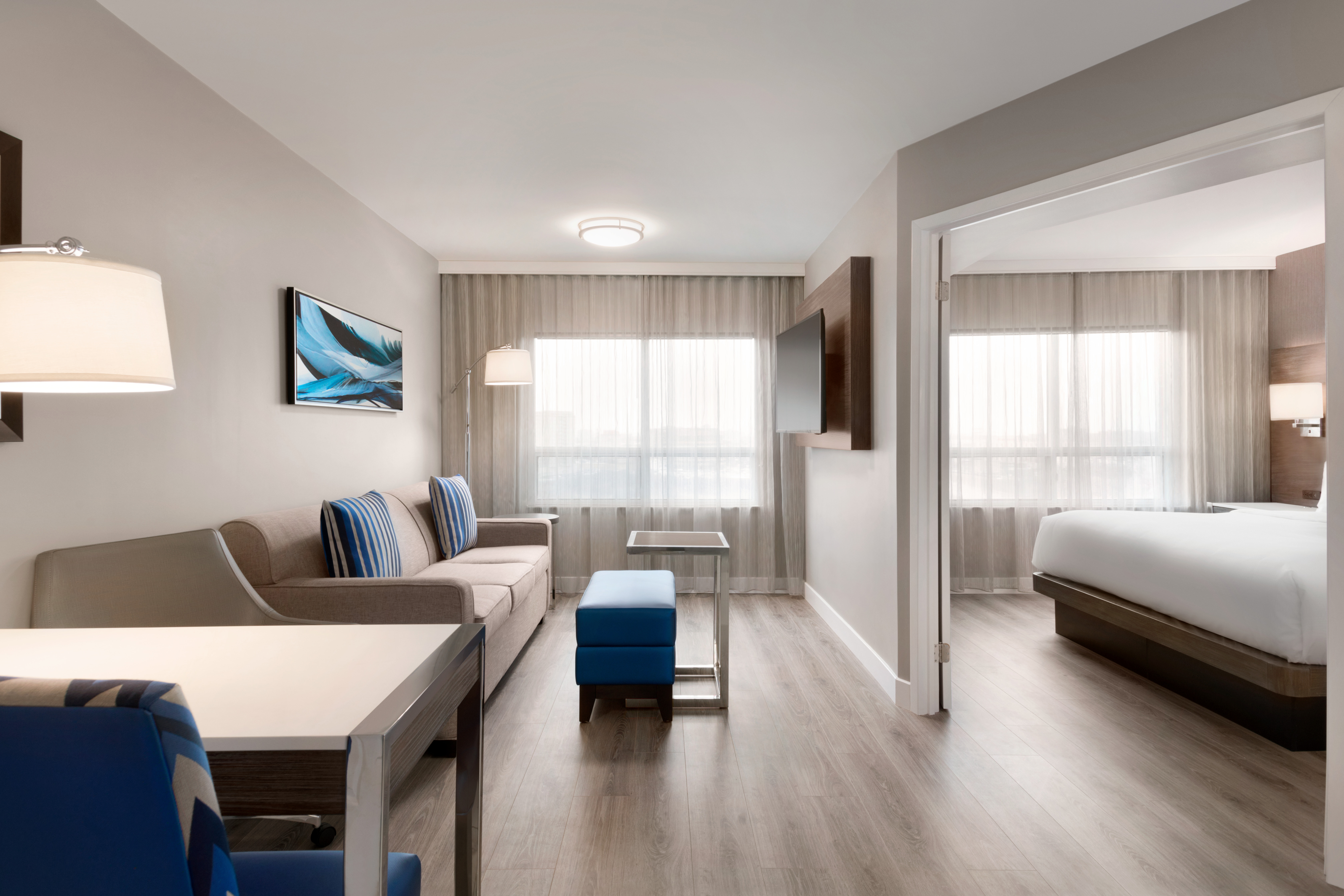 Image of Embassy Suites Hilton in Montreal