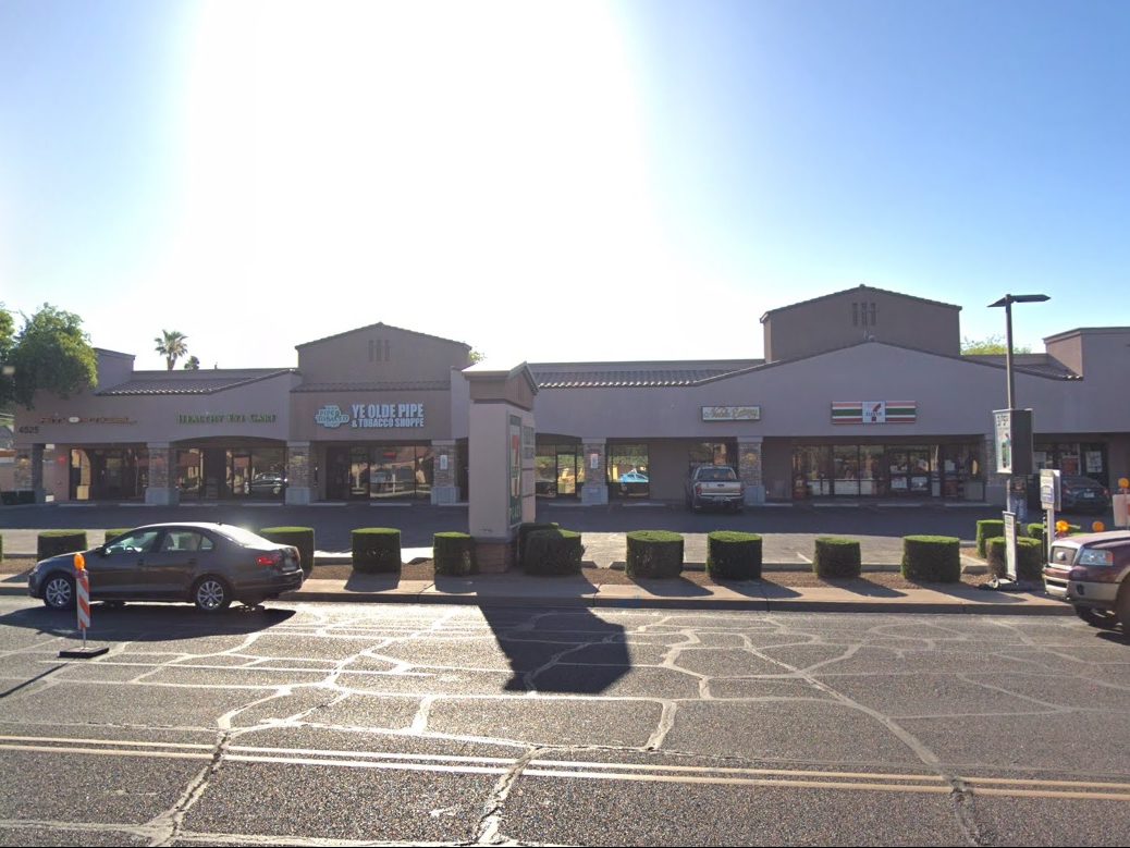 Campbell Shops at 24th
