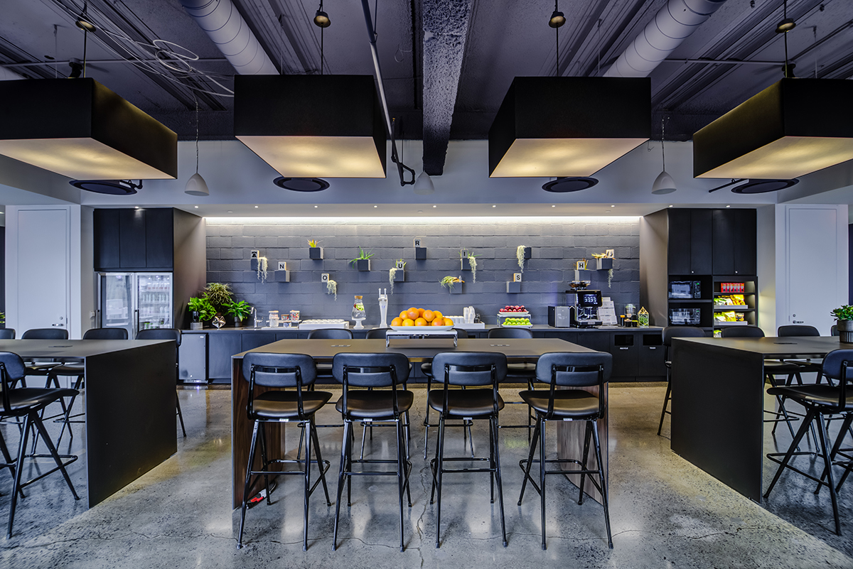 Convene at CityView, located at 30 S. 17th St. in Philadelphia, offers 29,000 square feet near the Convention Center and Suburban Station. The flexible workspaces can be found on the 13th and 14th floors, ranging from 354 to 3,495 square feet