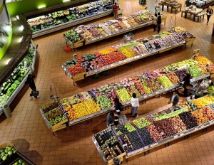 Grocery store interior. Image via Pixabay