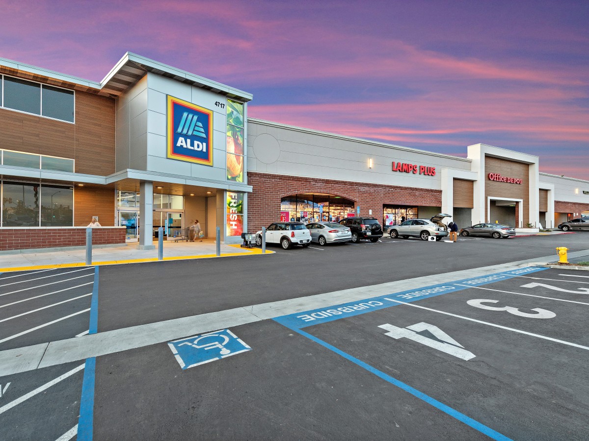 Ventura retail center