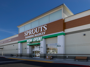 Grocery-anchored shopping center in Moreno Valley