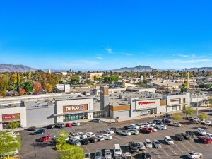 Grocery-anchored retail center in the Los Angeles area