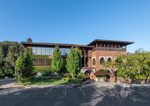 25 Orinda Way. Image courtesy of JLL Capital Markets