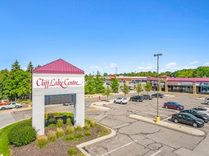 Cliff Lake Centre. Image courtesy of Mid-America Real Estate Corporation