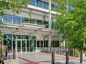 Crossroads Corporate Center. Image courtesy of JLL