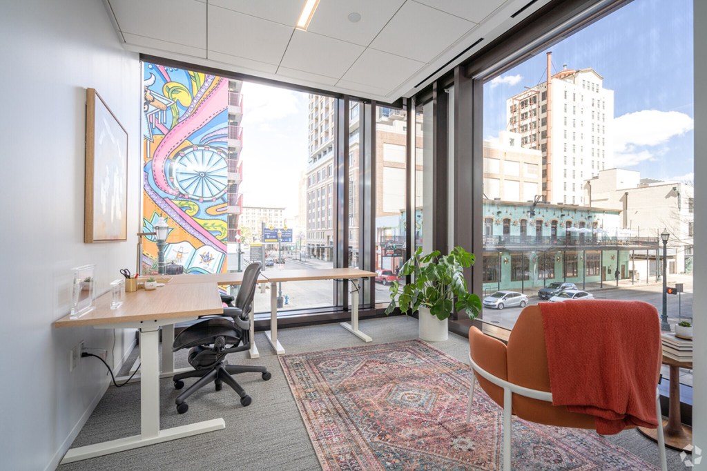 “The Square” offers coworking sites (above and top) in several cities, including Houston. Images courtesy of Hines