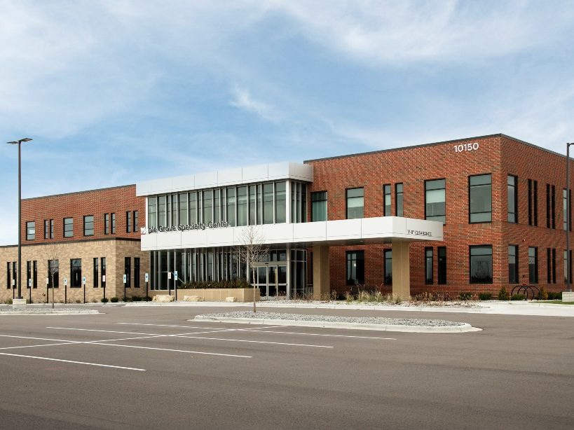 Maple Grove Specialty Center. Image courtesy of Davis Healthcare Real Estate