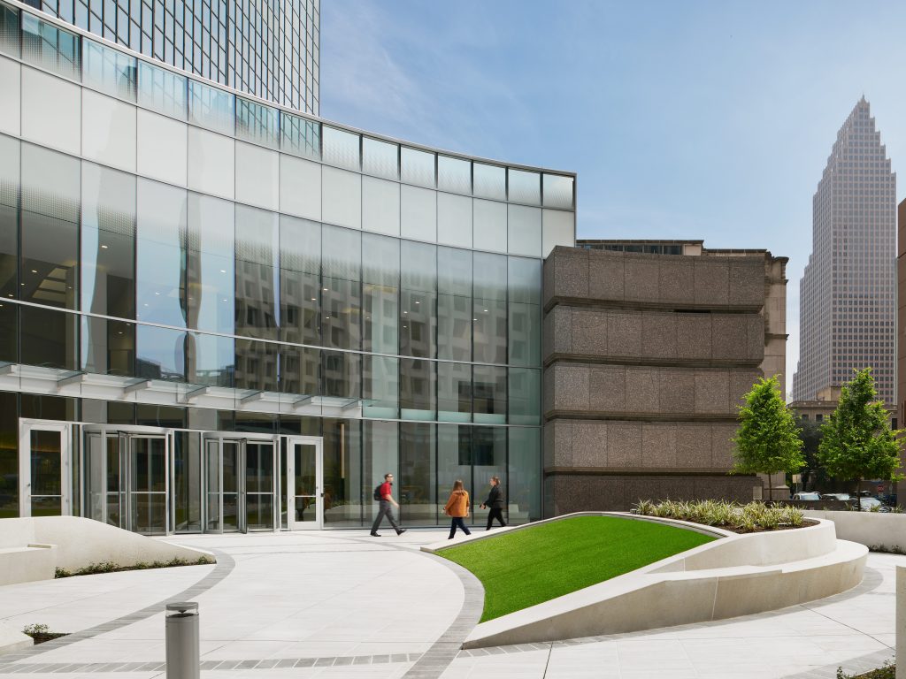 Heritage Plaza's exterior entrance. All image credits of Peter Molick, courtesy of Brookfield Properties