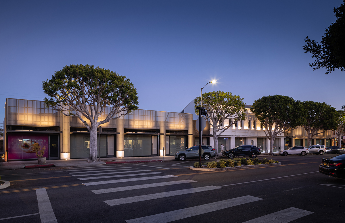 The Larchmont Mercantile, located in Hancock Park in Los Angeles, features 14 contiguous retail boutiques allowing consumers a variety of options and increasing foot traffic to the area. Image courtesy of Christina