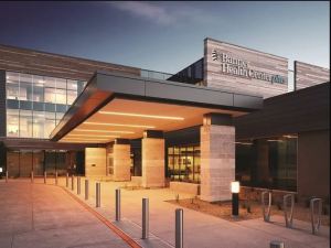 Banner Health Center Plus. Image courtesy of Virtus Real Estate Capital img3