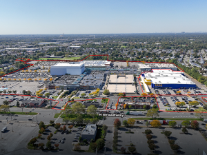 Broadway Commons shopping center