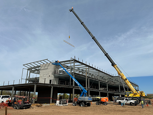 Topping out at HonorHealth Medical Campus at Peoria