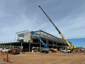 Topping out at HonorHealth Medical Campus at Peoria