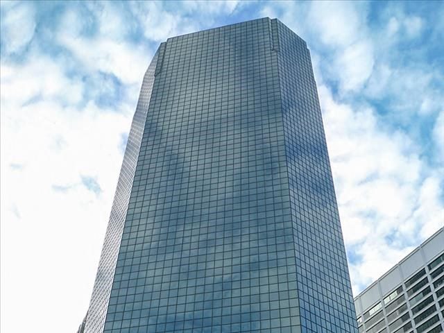Exterior shot of Continental Center, a 41-story, 1.17-million-square-foot office tower in Manhattan's financial district.