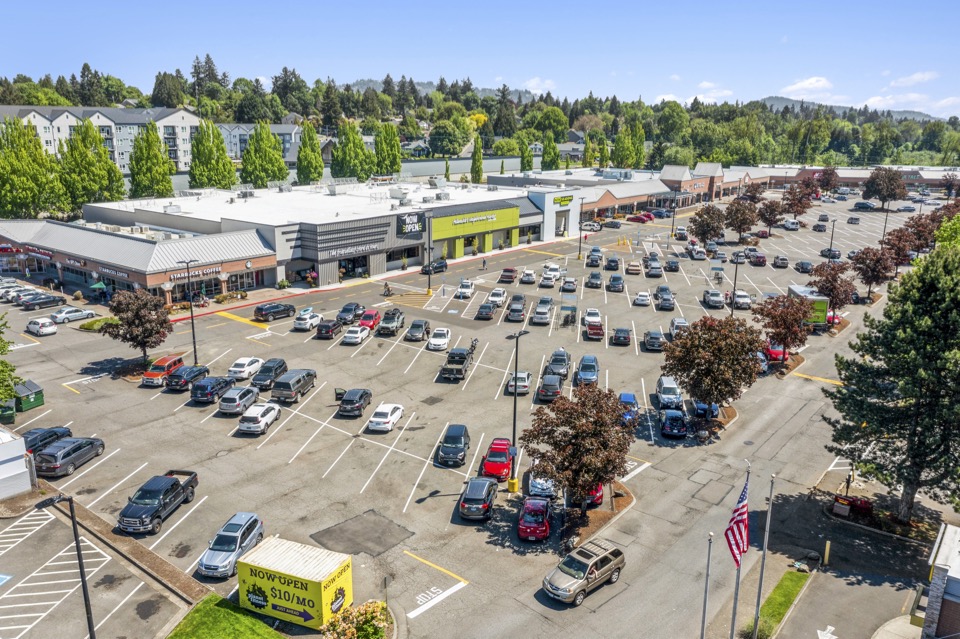 Milwaukee Marketplace, a retail property in Milwaukee, Ore., acquired by Lincoln Property Co. for million in a joint venture with PCCP, has direct highway access. Lincoln saw an opportunity to fill a gap in necessity-based retail in the immediate area.