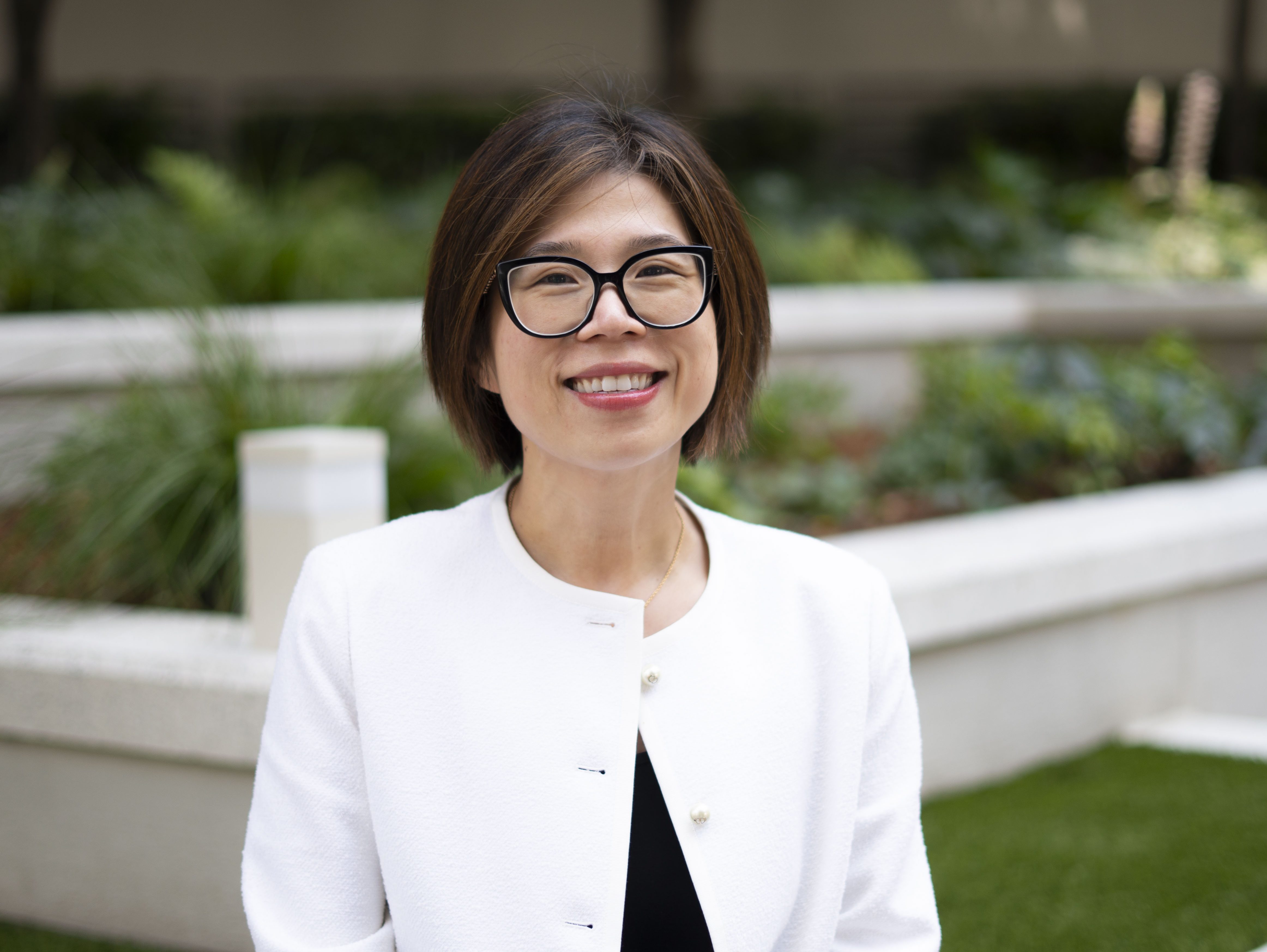 Headshot photo of Yao Morin, JLL Chief Technology Officer