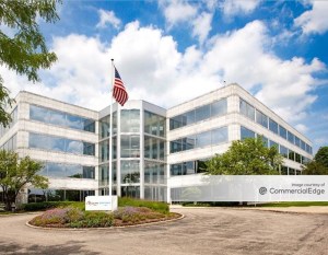 Exterior shot of Corporate 500 campus in Deerfield, Ill.