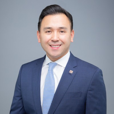 Headshot of Robin Santiago, SVN