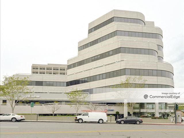 Exterior shot of Ygnacio Center, an office campus in Walnut Creek, Calif.