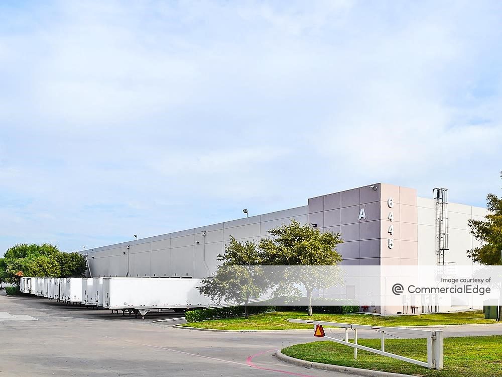 Exterior shot of Building A within Carter Park Distribution Center, a 970,000-square-foot industrial campus in Fort Worth, Texas.