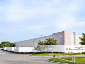 Exterior shot of Building A within Carter Park Distribution Center, a 970,000-square-foot industrial campus in Fort Worth, Texas.