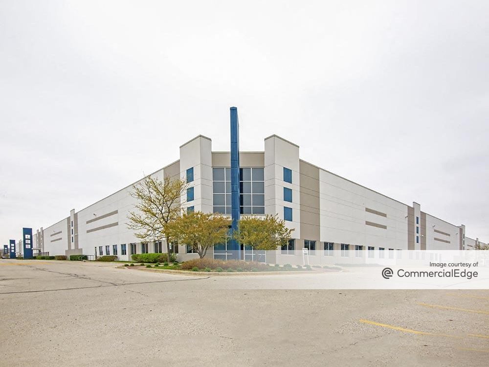 Exterior shot of the Niles Industrial Center in Niles, Ill.