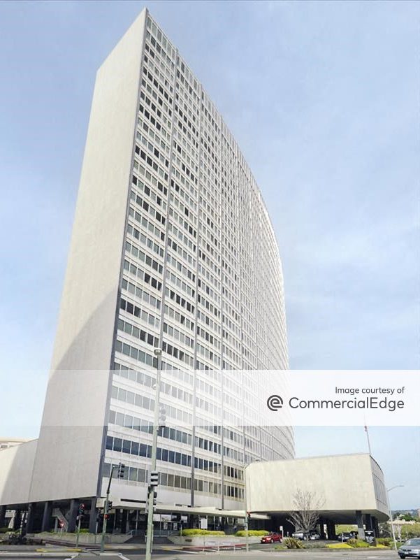 Exterior shot of 300 Lakeside Drive, an office building in downtown Oakland, Calif.