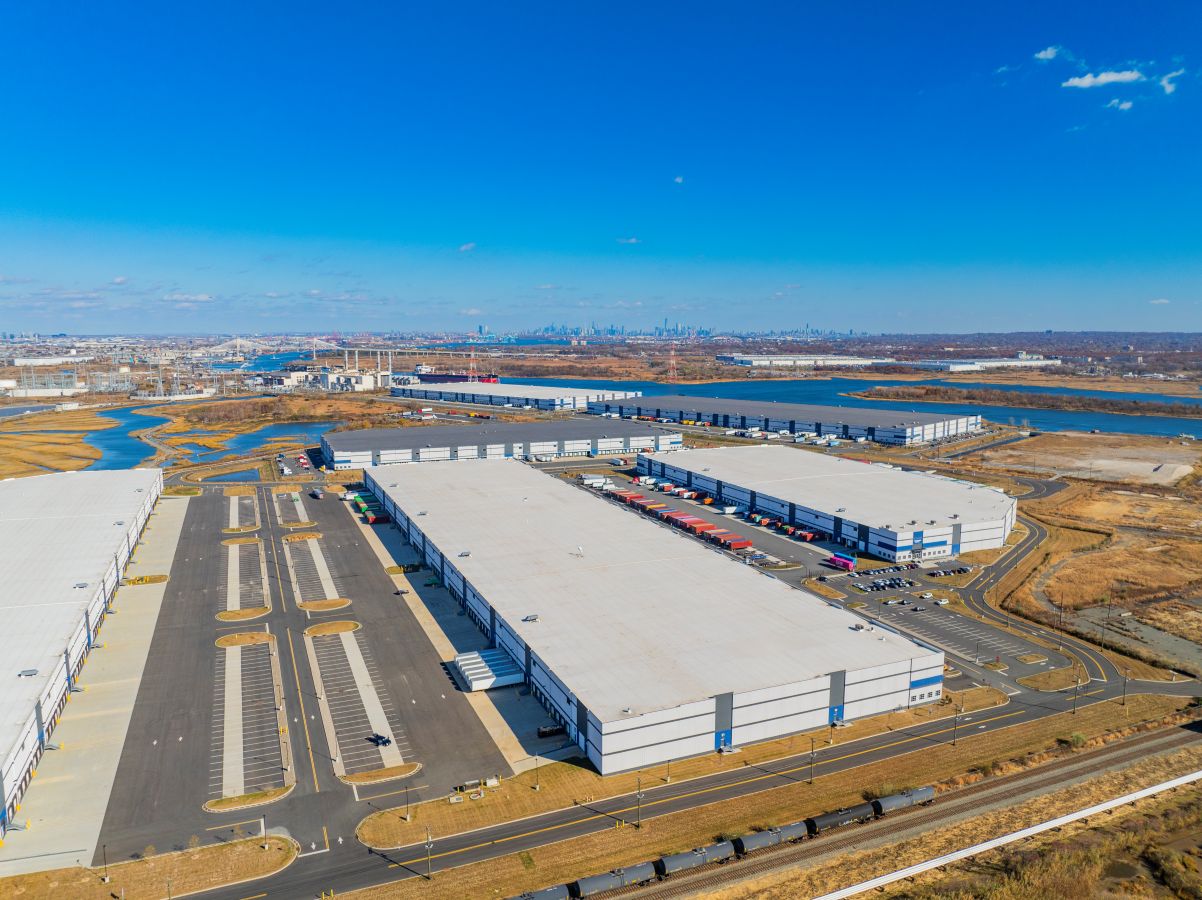 Aerial view of Linden Logistics Center
