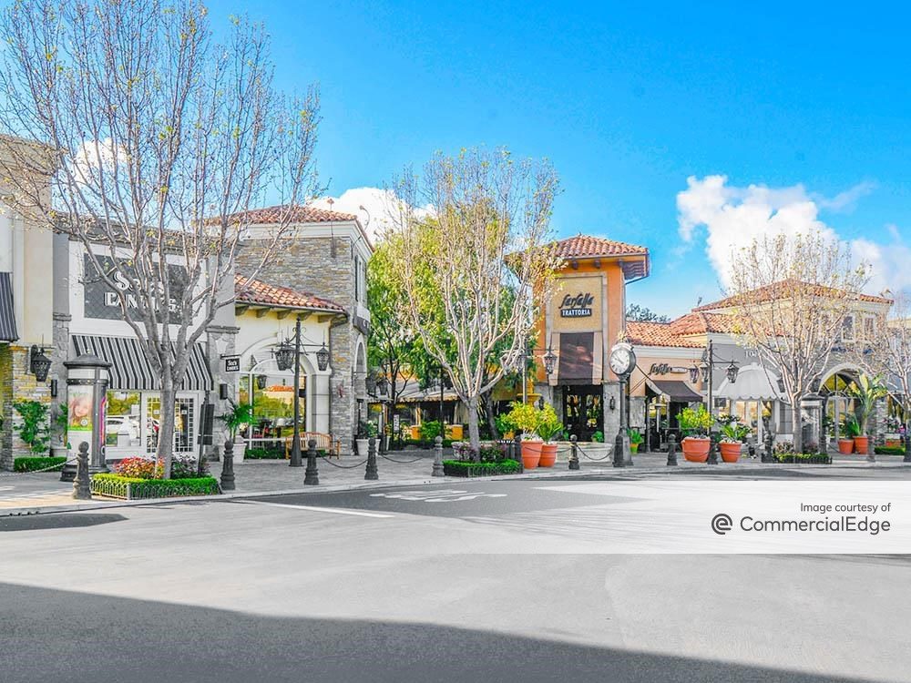 Exterior shot of Shoppes at Westlake Village, a 104,500-square-foot retail center in Thousand Oaks, Calif.